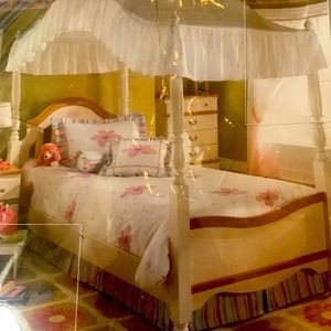 New white Canopy ! Twin Size